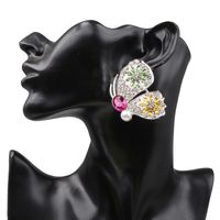 52394 Jujia Européen Et Américain Exagéré Célèbre Marque Papillon Zircon Avec Diamant Boucles D'oreilles Personnalisé Creative Couleur Boucles D'oreilles Femme Boucles D'oreilles main image 6