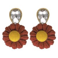 Européen Et Américain Exagéré Main Tissu Fleur Plantes Diamant Boucles D'oreilles À La Mode Chrysanthème Élégant Goutte D'eau De Femmes Tous-match Boucles D'oreilles sku image 2