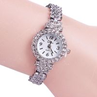 2019 Wechat Shopping Femmes Bracelet De Montre Bracelet Diamant Petit Cadran En Acier Ceinture Montre À Quartz D'une Seule Pièce Dropshipping main image 9