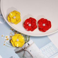 52122   Hot Sale Einfache Ohrringe Tropföl Blüten Blätter Simulierte Perlen Ohrringe Europäische Und Amerikanische Blumen Ohrringe main image 1