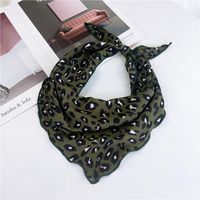 Korean Printed Leopard Triangle Small Scarf Nhmn138590 main image 13