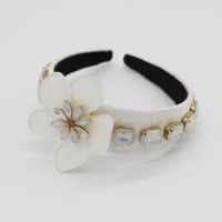 Simple Acrylic White Flower Gemstone Rhinestone Geometric Headband Nhwj131632 main image 3