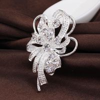 All-match-mode Seiden Schals Chnalle Koreanische Version Der Perlen Diamanten Hochzeits Brosche Hochzeit Strass Corsage Pin Weibliche Spot main image 1