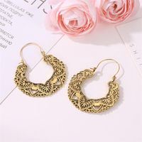 Style Ethnique Vintage Boucles D'oreilles Classique Creux Totem Boucles D'oreilles Boucles D'oreilles De Mode Motif Géométrique Creux Oreille Anneaux En Gros main image 4