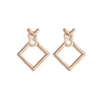 Japonais Et Coréen Vente Chaude Bijoux De Mode Personnalité Sauvage Boucles D'oreilles Minimaliste Géométrique Creux Diamant Carré Boucles D'oreilles En Gros main image 6