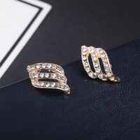 Europäische Und Amerikanische Retro Einfache Legierung Diamant Beliebte Ohrringe  Fashion Feather Angel Wings Dreireihige Diamant Ohrringe main image 4