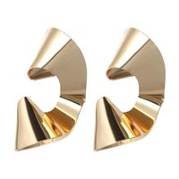 Europäisches Und Amerikanisches Original Design Weibliche Persönlichkeit Übertriebene Metall Glänzende Geometrische Ohrringe Temperament Einfache Unregelmäßige Verzerrte Ohrringe sku image 1