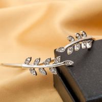 Style Coréen Nouveau Accessoires Froid Style De Mode Diamant-intégré Open Géométrique Bracelet Feuille En Forme De Bracelet De Femmes Bijoux En Gros main image 4