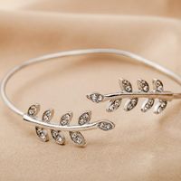 Style Coréen Nouveau Accessoires Froid Style De Mode Diamant-intégré Open Géométrique Bracelet Feuille En Forme De Bracelet De Femmes Bijoux En Gros main image 7