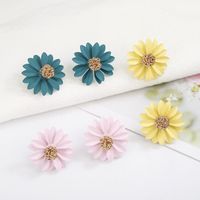 Kleine Frische Chrysanthemen Blumen Ohrringe Koreanische Einfache Ohrringe Ein Temperament Ohrringe Frauen Fabrik Direkt Vertrieb main image 1