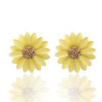 Kleine Frische Chrysanthemen Blumen Ohrringe Koreanische Einfache Ohrringe Ein Temperament Ohrringe Frauen Fabrik Direkt Vertrieb main image 6
