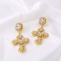 Neues Barockes Mädchen Kristall Kreuz Ohrringe Weibliches Temperament Koreanische Persönlichkeit Perlen Diamant Ohrringe Frauen Großhandel main image 1