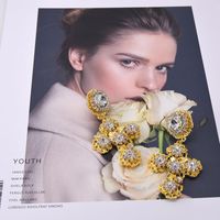 Neues Barockes Mädchen Kristall Kreuz Ohrringe Weibliches Temperament Koreanische Persönlichkeit Perlen Diamant Ohrringe Frauen Großhandel main image 5