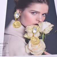 Retro Irregular C-shaped Beauty Avatar Ear Ring Nhnt151255 main image 1