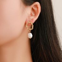 Simple Asian Gold Geometric Wavy Pearl Earrings Nhdp151890 main image 3