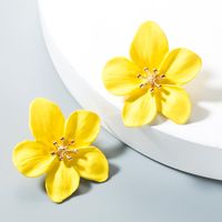 Fashion Yellow Small Fresh Petal Alloy Earrings Nhln152129 main image 1