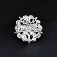 Coréenne Style Diamant Strass Broche Perle Fleur Corsage Mode Vêtements Unisexe Porter Accessoires Usine En Gros Personnalisé main image 5