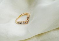 1385 Koreanischer Exquisiter Schmuck Großhandel V-förmiges Einzigartiges Design Diamant Kleiner Finger Ring Schwanz Ring main image 3