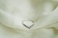 1385 Koreanischer Exquisiter Schmuck Großhandel V-förmiges Einzigartiges Design Diamant Kleiner Finger Ring Schwanz Ring main image 5