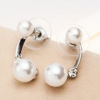 Coréenne Style Perle Bilingue Perles Personnalité De La Mode Oreille Stud Boucles D'oreilles Femmes De Bijoux Tempérament Oreille Clip Boucles D'oreilles En Gros sku image 2