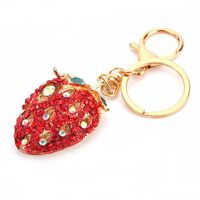 Nouveau Diamant Fraise Porte-clés Pendentif Strass Sac Accessoires Yiwu Usine En Gros Activité Promotionnel Nouveautés main image 5