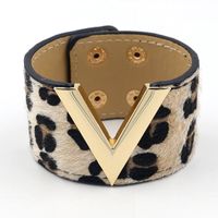 Accesorios De Moda Cuero De Pu Coreano V-leopard Horse Hair Pulsera Ancha Para Mujer Pulsera main image 2