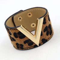 Europäische Und Amerikanische Mode Accessoires Übertriebenes Pu-leder Leoparden Muster Rosshaar V-förmige Persönlichkeit Frauen Breites Armband Armband main image 6