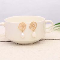 Korean Fashion Simple Pearl Earrings Retro Handmade Alloy Shell Earrings Geometric Irregular Earrings main image 4