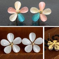 Fashion Cat's Eye Flower Earrings Women Sweet Five Petal Flower Earrings main image 1