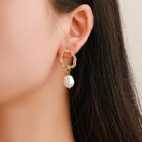 Hot Sale Irregular Geometric Wave Pearl Earrings Earrings Women Fashion Earrings Wholesale main image 3