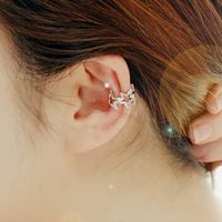 Vente Chaude En Europe Et Amérique Non-piercing Étoiles Oreille Clip Boucles D'oreilles Gouttes Pour Les Oreilles Creux Pentagramme Oreille Clip Oreille Bijoux Usine En Gros main image 2