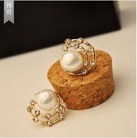 Shiny Rhinestone Shell Pearl Round Earrings sku image 1