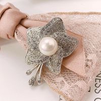 Simple And Stylish Pearl Brooch Female Crystal Wholesale sku image 2