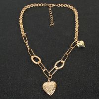 Herzförmige Fotobox-anhänger Aus Retro-legierung Einlagige Goldene Halskette main image 4