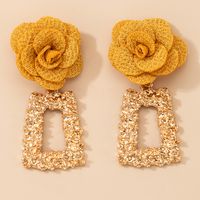 Aretes Cuadrados De Flores En Relieve Con Flores Tridimensionales Retro main image 6