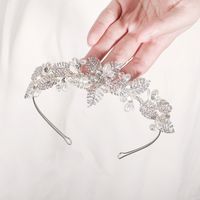 Fashion  Alloy Leaf Diamond  Handmade Pearl Head Flower Simple Wedding Headband main image 3