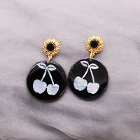 Black Round Resin Sheet Discoloration Pattern Silver Needle Earrings main image 1