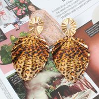 Leopard Print Exaggerated Alloy Leaf Earring main image 4