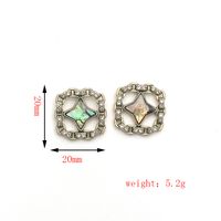 Boucles D&#39;oreilles En Diamant Géométrique Creux Rétro En Métal De Mode Simple main image 6