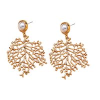 Exquisite Alloy Leaf-shaped Inlaid Pearls Earrings main image 6