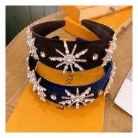 Retro Velvet Full Diamond Pearl Snowflake Crown Headband main image 4