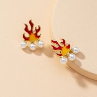 Fire-shaped Pearl Earrings main image 4