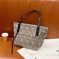 New Trendy Fashion  Large-capacity Tote Bag sku image 2