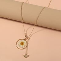 Korean Fashion Chrysanthemum Little Bee Pendant Single Layer Necklace main image 3