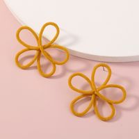 Plush Simple Flower Cute Earrings main image 6
