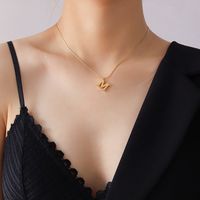 Marteau Motif Carré Chaîne De Clavicule Superfine M Collier Lettre Anglaise main image 2