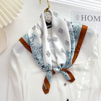 Cashew Flower Retro Fashion Silk Square Scarf main image 2