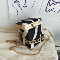 Fashion  New Texture Chain One Shoulder Messenger Bag main image 1