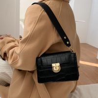 New Trendy Fashion Lock One Shoulder Messenger Bag main image 5