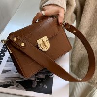 New Trendy Fashion Lock One Shoulder Messenger Bag main image 4